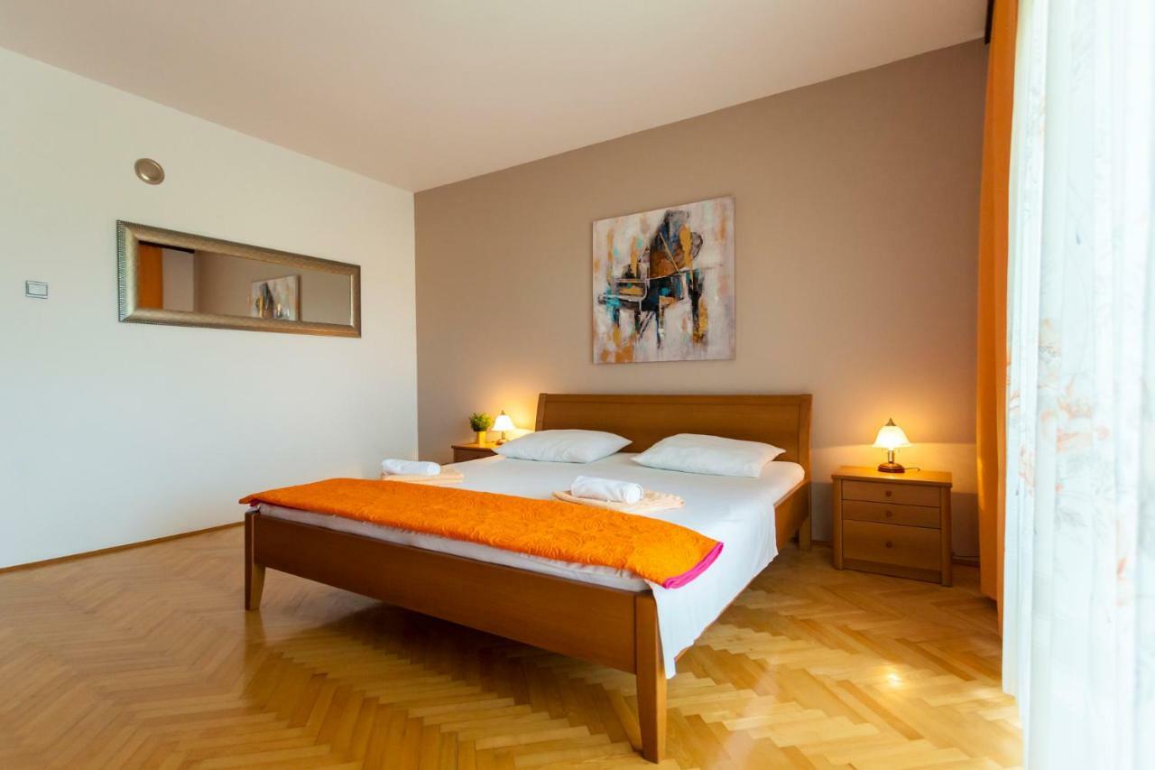 Apartment Meri Krk Town Eksteriør billede
